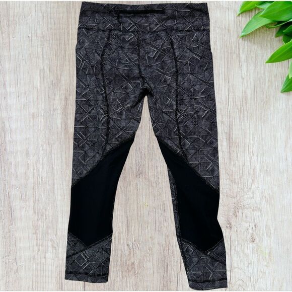 Lululemon Women’s Pace Rival Crop‎ “22” Sz 6 Alpine White Black W6ABPS Yoga - Picture 4 of 8